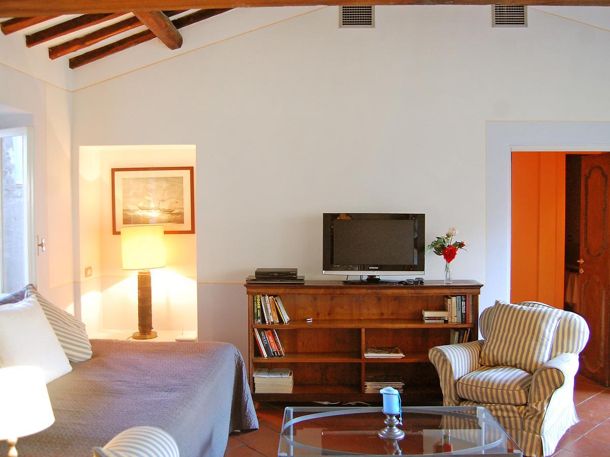 Apartment Campo De' Fiori Bright By Interhome